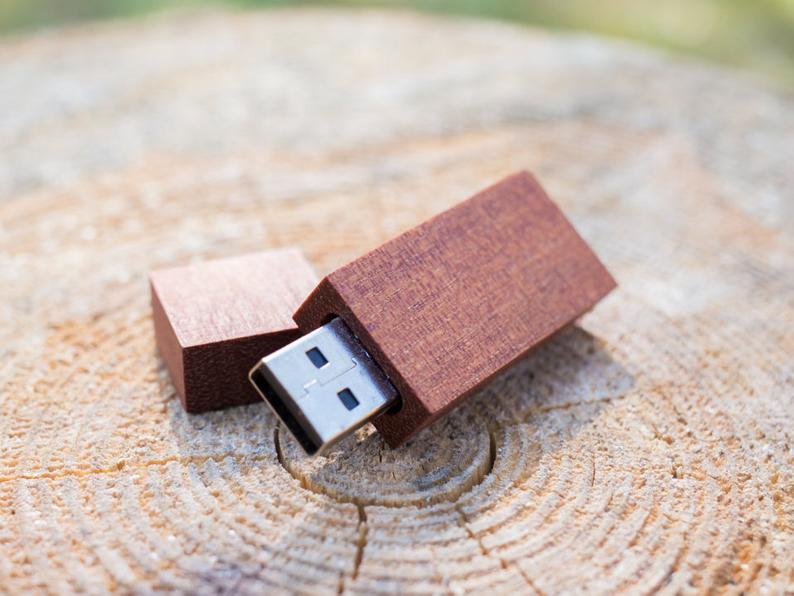 USB-Stick mit Holzgehäuse